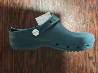 Zuecos azules para mujer