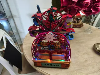 Noria artesanal con luces LED