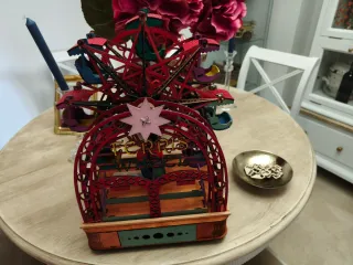 Noria artesanal con luces LED