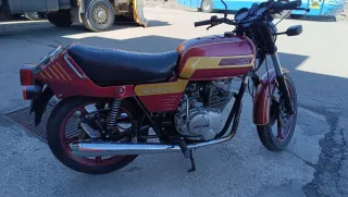 Sanglas 400Y bicilíndrica