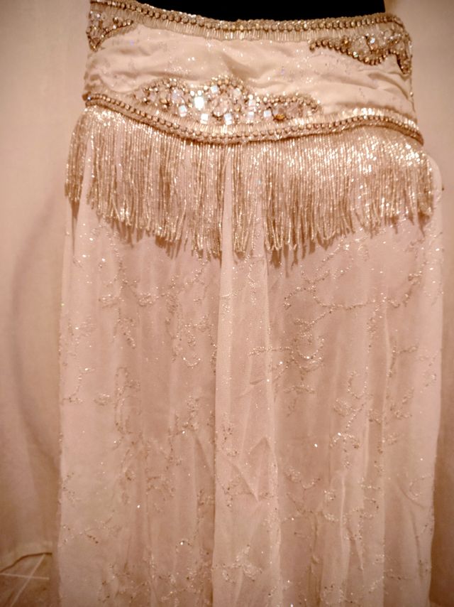 Traje Danza Oriental Blanco y Dorado