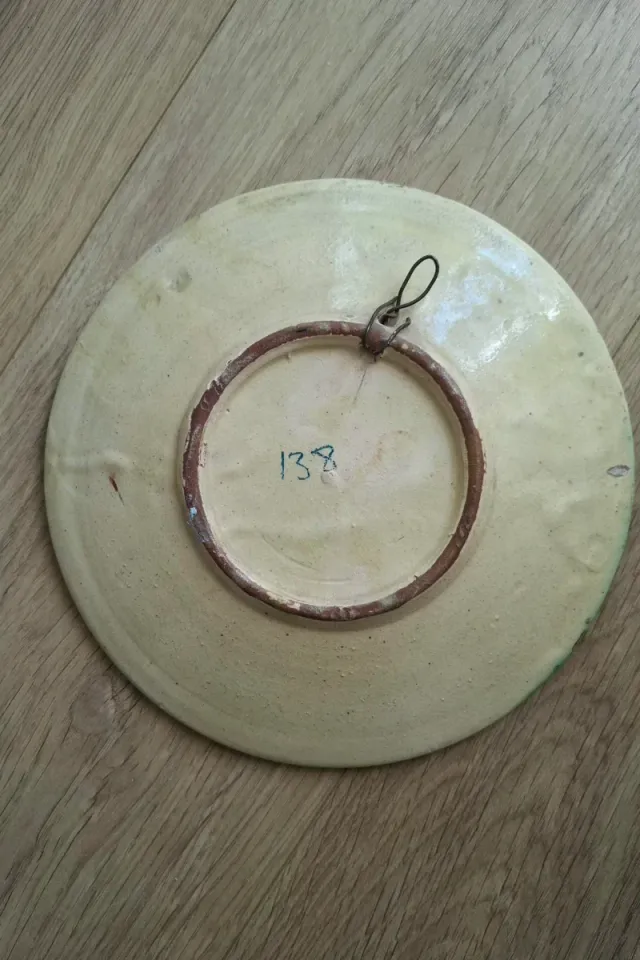 Plato decorativo pez Puigdemont