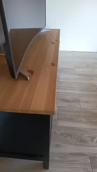 Mueble TV Ikea Negro y Madera