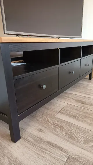 Mueble TV Ikea Negro y Madera