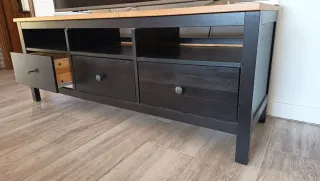 Mueble TV Ikea Negro y Madera