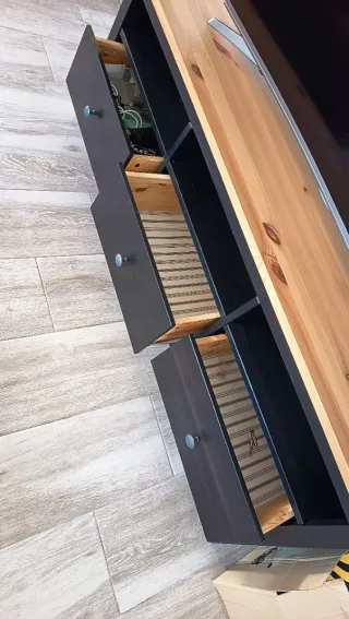 Mueble TV Ikea Negro y Madera