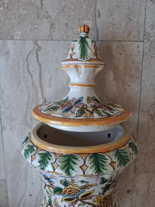 Fuente de pared cerámica Cases (Manises) Aguamani