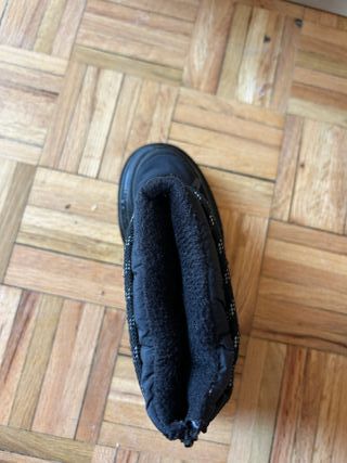 Botas de montaña para niño, cómodas y abrigadas .