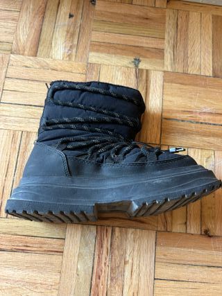 Botas de montaña para niño, cómodas y abrigadas .