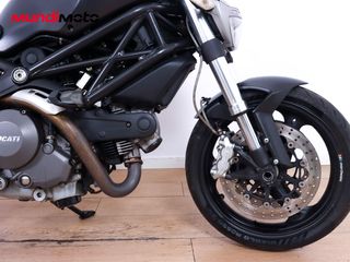 DUCATI MONSTER 696