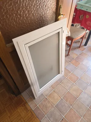 Ventana aluminio pequeña