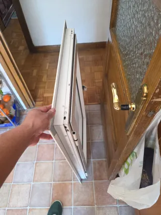 Ventana aluminio pequeña