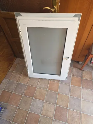 Ventana aluminio pequeña