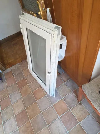 Ventana aluminio pequeña