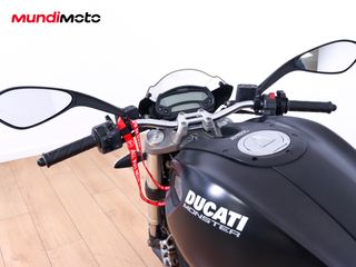 DUCATI MONSTER 696