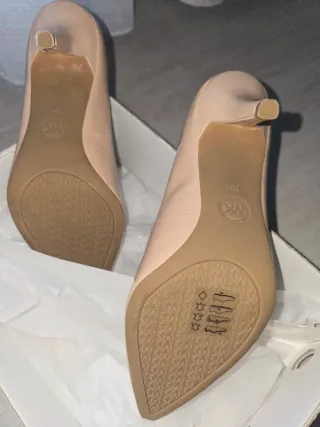 Zapatos de tacón Michael Kors beige