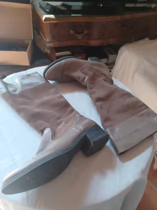 Botines  de piel negras 38 y otras color topo.41