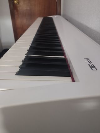 Piano Roland FP-30