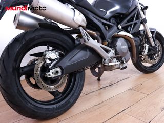 DUCATI MONSTER 696