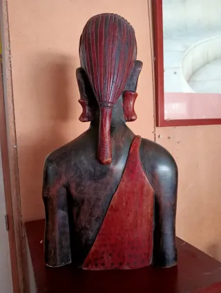 Figura africana madera maciza