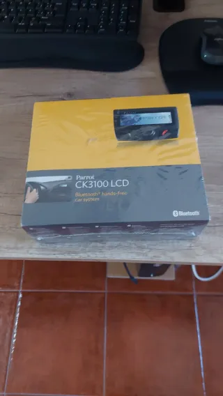 Parrot CK3100 LCD Manos Libres Bluetooth