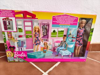 Casa Barbie con scatola e bambole