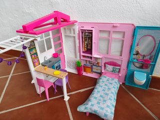 Casa Barbie con scatola e bambole