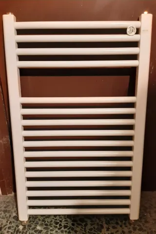 Radiador Toallero Blanco. NUEVO 128x80
