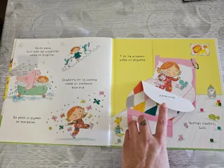 Cuento con solapas "Lulú va al zoo"