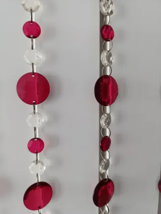 Cortina separadora cristales rojos y transparentes