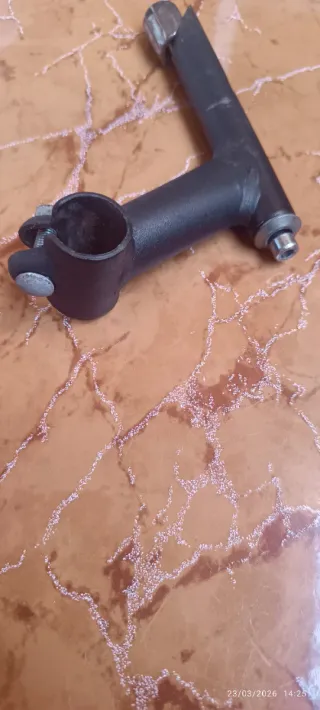 Potencia de bicicleta negra