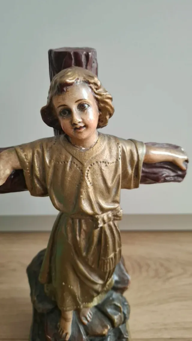 Figura Niño Jesús en Cruz