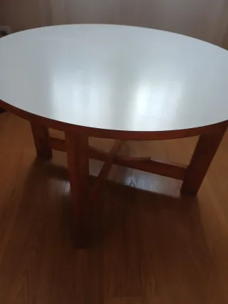 Mesa de centro redonda de madera