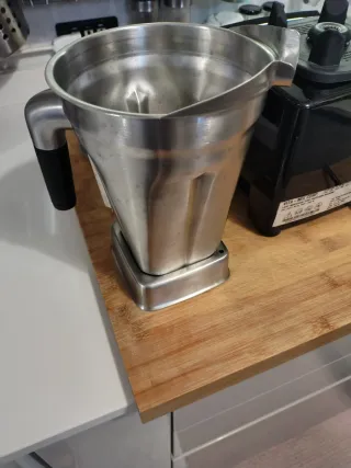 Vitamix with steel container