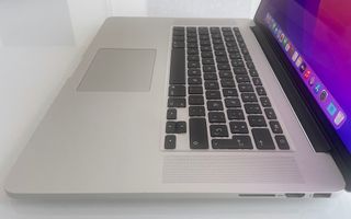 MacBook Pro 15 2015 16GB RAM 512GB SSD