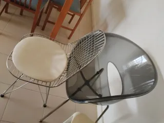 Sillas con base metálica
