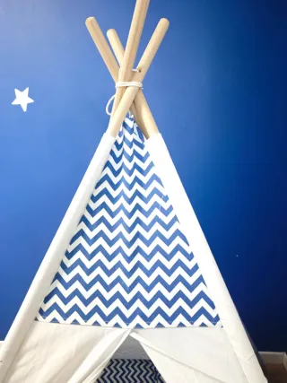 Tipi infantil con estampado de zig-zag
