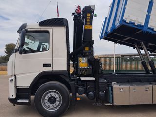 Volvo FM 370-CAMIONES GRUA