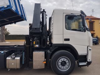 Volvo FM 370-CAMIONES GRUA