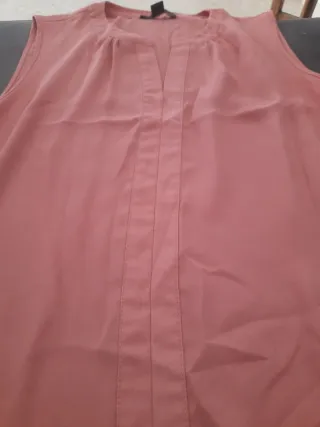 Blusa rosa sin mangas