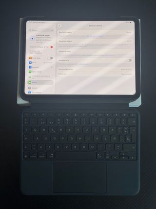 iPad Pro M5 Cellular + Teclado Logitech