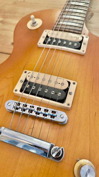 Gibson Les Paul Studio 2011 con upgrade de mics