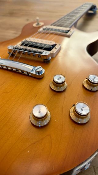 Gibson Les Paul Studio 2011 con upgrade de mics