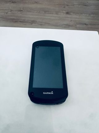 Ciclocomputador GPS Garmin Edge 1030 Plus.