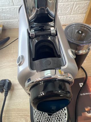 Cafetera Nespresso Krups con espumador
