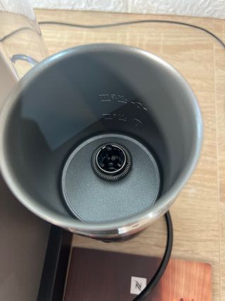 Cafetera Nespresso Krups con espumador