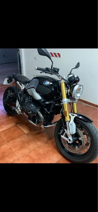 BMW R nine T Negra Plata