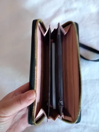 Portafoglio donna nero con cuori rossi