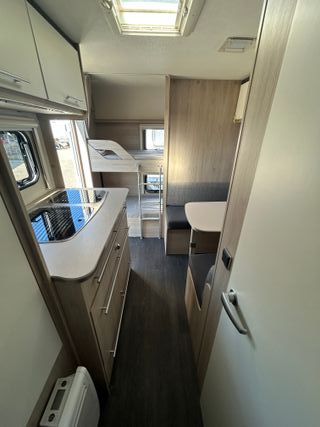 CARAVANA CARAVELAIR 426-AIRE-FRIGORIFICO COMPRESOR