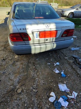 Despiece MERCEDES-BENZ CLASE Color PLATA DIAMANTE